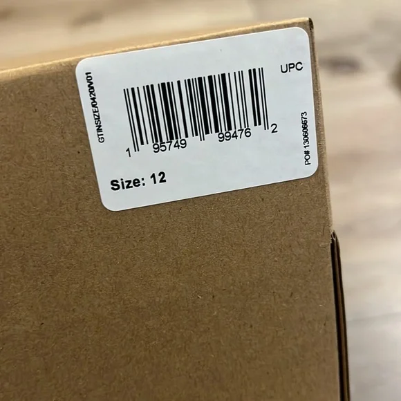 Yeezy Foam Runners - Picture 7 of 7